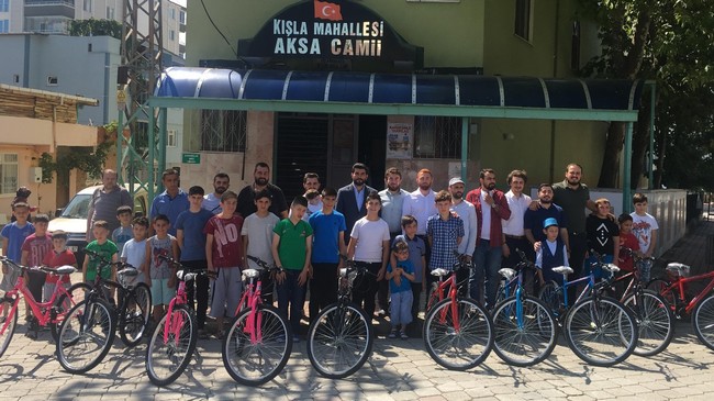 AK Gençlikten ‘Camiler Neşemiz Çocuklar Geleceğimiz’ Projesi!
