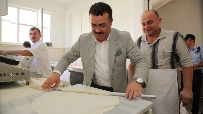 Başkan Taşçı Baklava Açtı Döner Kesti!