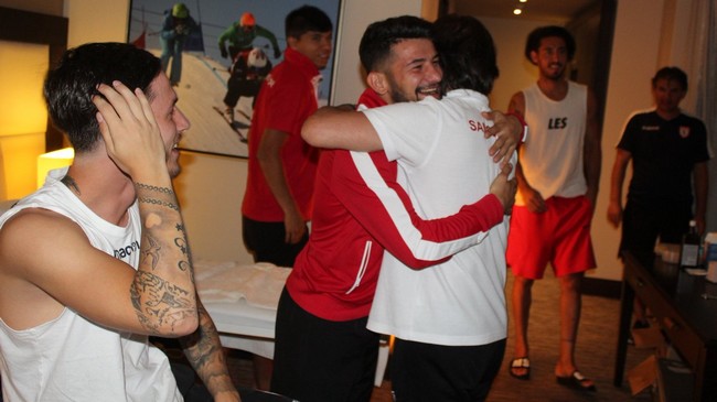 Samsunsporlu Futbolculardan Özden’e Sürpriz!
