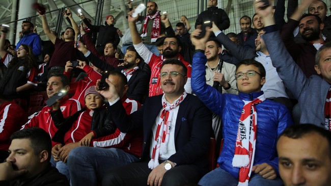 Başkan Taşçı Maçı Taraftar İle İzledi!
