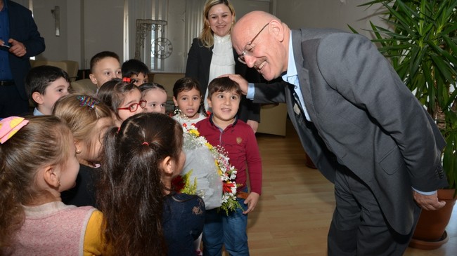 Termeli Minik Öğrencilerden Başkan Kul’a Teşekkür!