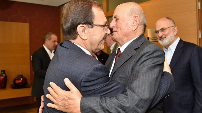 Başkan Şahin; ‘Elimizi Taşın Altına Koyduk’!
