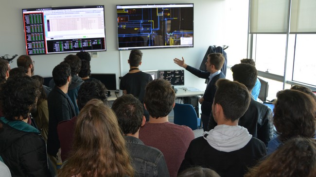 Öğrenciler, Elektrik Dağıtım Teknolojileri Konusunda Aydınlatıldı!