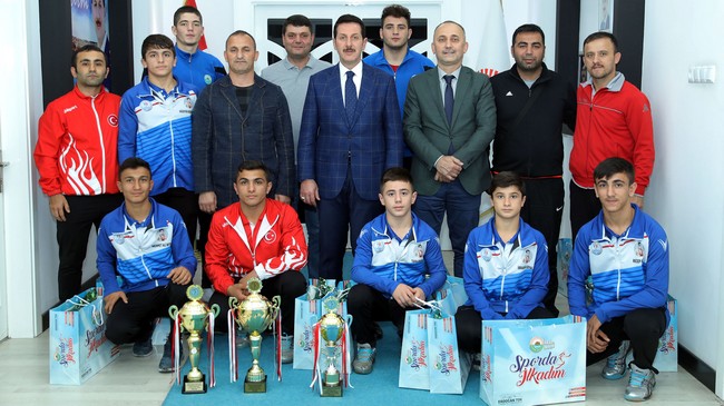 İlkadım Belediyesi Sporcuları Başarıya Doymuyor!