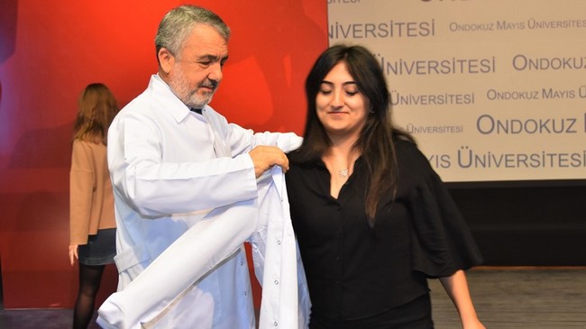OMÜ Diş Hekimliğinde Beyaz Önlük Giyme Sevinci!