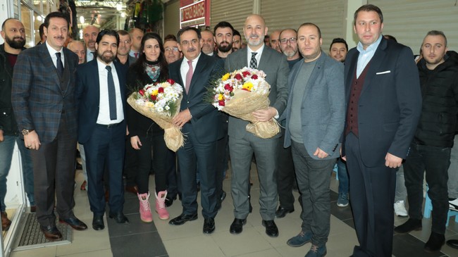 Yabancılar Çarşısı Demir'i Çiçeklerle Karşıladı!