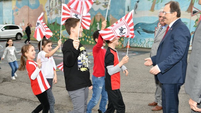 Başkan Zihni Şahin Samsunspor Bayrakları İle Karşılandı!