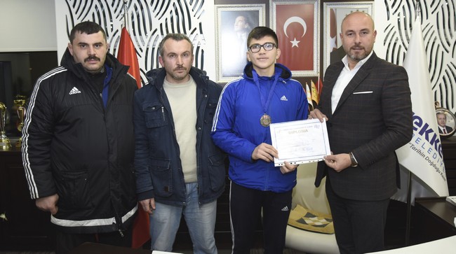 Tekkeköy’de Spora ve Sporcuya Destek!