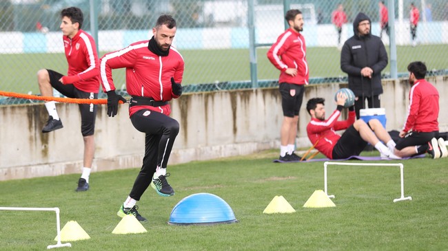 Samsunspor’un Yeni Transferi Antrenmana Çıktı!