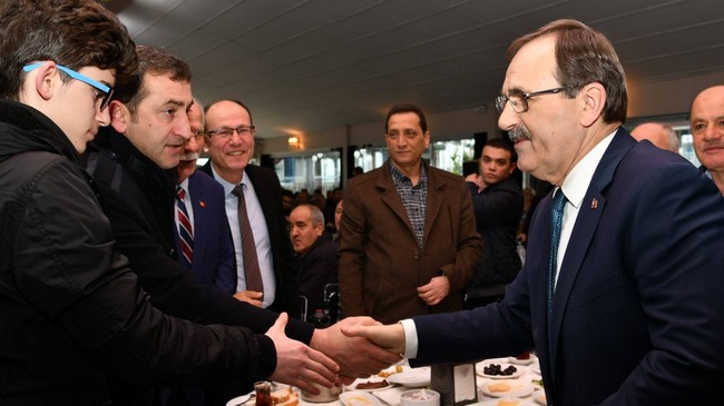 Başkan Zihni Şahin, 'Önemli Olan Hizmet, Gerisi Teferruat!'