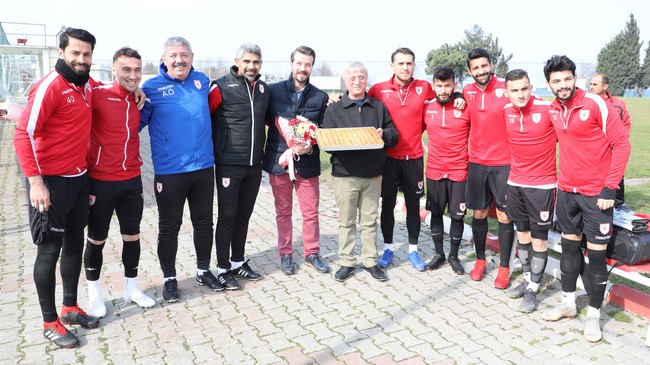 Samsunspor’a Tatlı Moral!