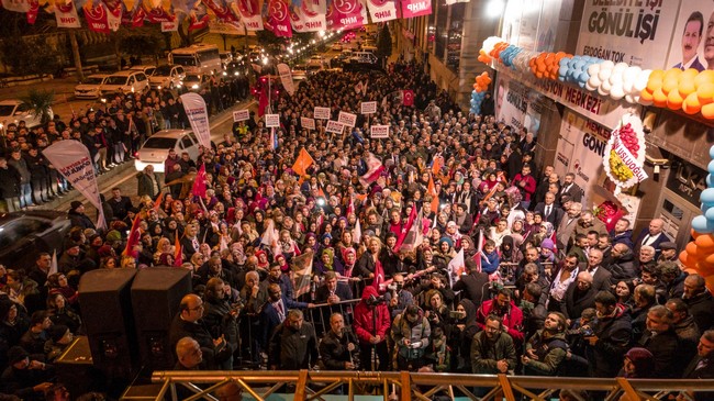 Cumhur İttifakı’ndan İllkadım’da Miting Gibi SKM Açılışı!