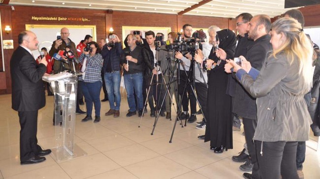 Erhan Usta'dan Rakiplerine Açık Oturum Daveti!