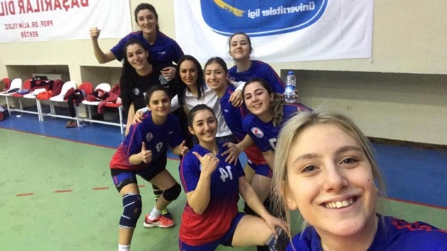 OMÜ’lü Kadın Hentbolcular Namağlup Finallerde!
