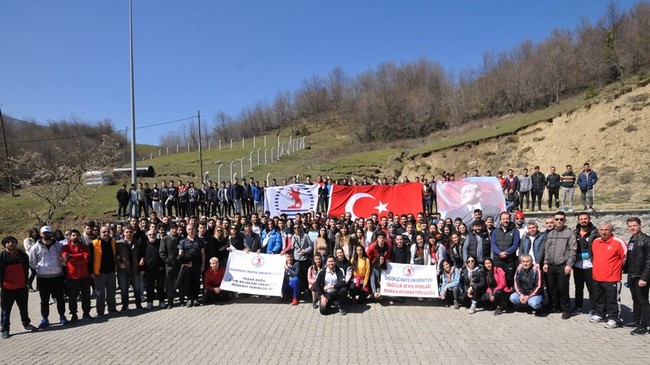 OMÜ’lü Öğrenciler Şehitleri Aksu-Kocabaş Tepesinden Selamladı!