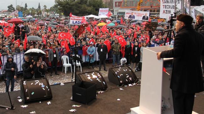 Usta Sevdalıları Yağmur, Çamur Dinlemedi!