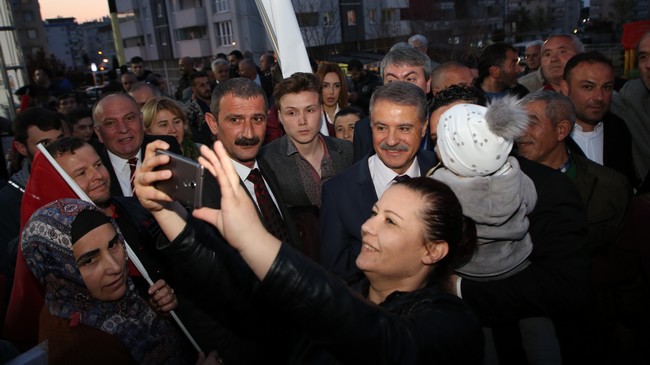 Başkan Deveci’ye Sevgi Seli!