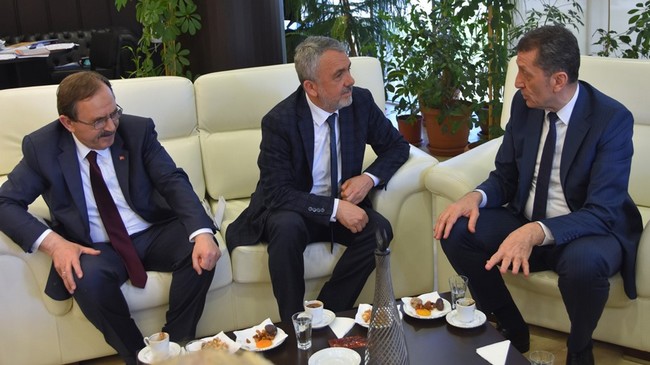 Millî Eğitim Bakanı Ziya Selçuk OMÜ’de!