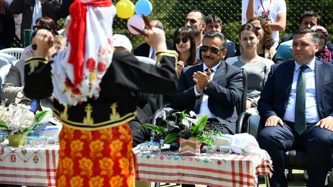 Vali Osman Kaymak, Vezirköprü’de Çocuk Şenliğine Katıldı!