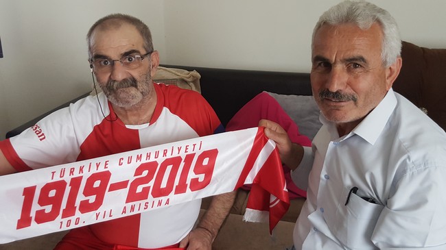 Yoğun Bakımdan Çıktı Şanlı Formayı İstedi!