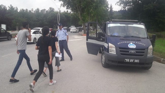 Adayların İmdadına Zabıta Yetişti!