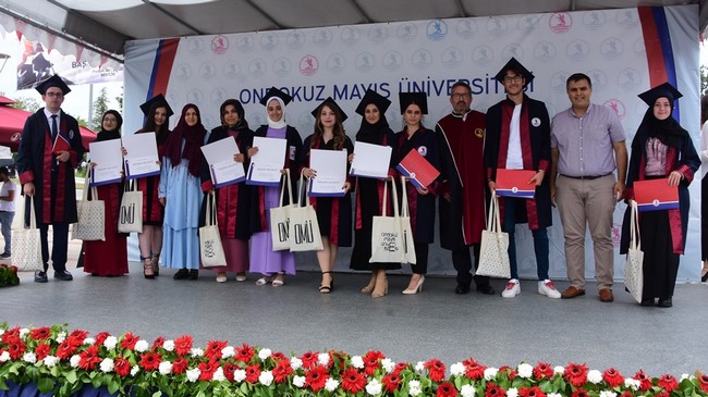 OMÜ’de Dereceye Giren Öğrenciler Taçlandırıldı!