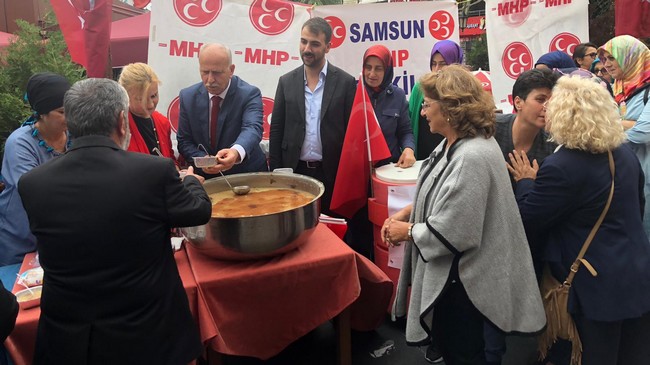 MHP Samsun Kadın Kolları Aşure İkram Etti!