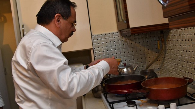 Başkan Demir Gençlere Menemen Yaptı!