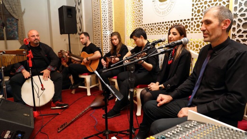 Alevi - Bektaşi Kültüründe 7 Ulu Ozan Konserine Büyük İlgi!