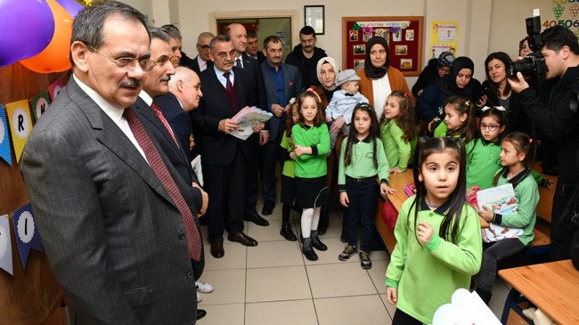Başkan Demir, Öğrencilerin Karne Heyecanını Paylaştı!