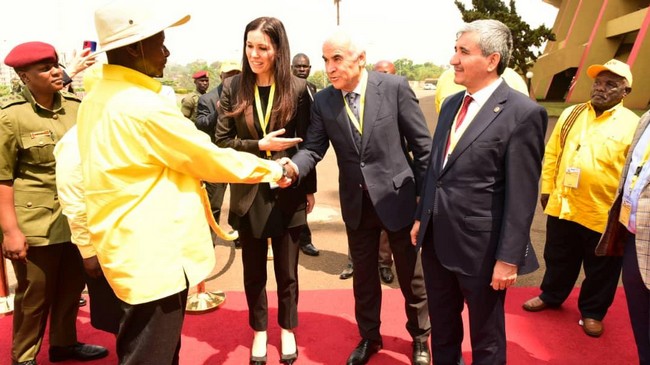 Uganda’da Bulunan Karaaslan, ‘Aklımız Ve Yüreğimiz Elazığ’da’!