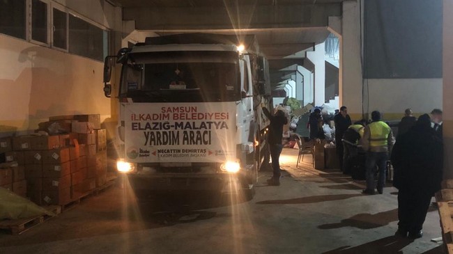 İlkadım Belediyesi’nin Yardım Aracı Elazığ’a Ulaştı!