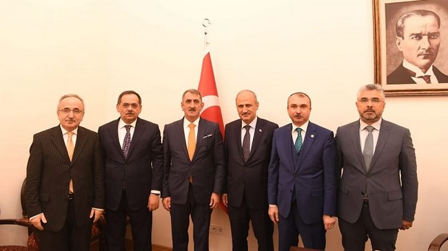 Samsun Heyetinden Bakan Turhan'a Ziyaret!