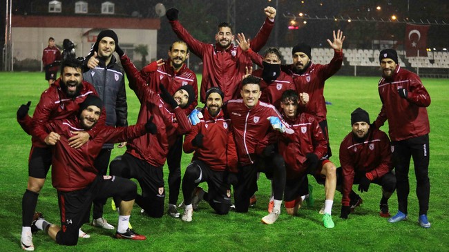 Samsunspor Salonda Başladı Yağmurda Bitirdi!