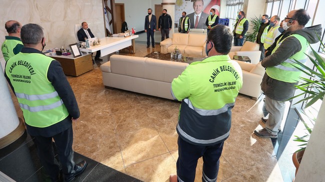 Başkan Sandıkçı Başarılı Personellerini Ödüllendirdi!