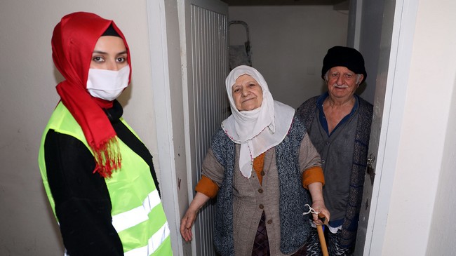 Havva Teyzeden Ekipleri Duygulandıran Dua!