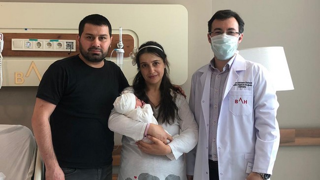 İki Sezaryen Üstüne Normal Doğum Yaptı!