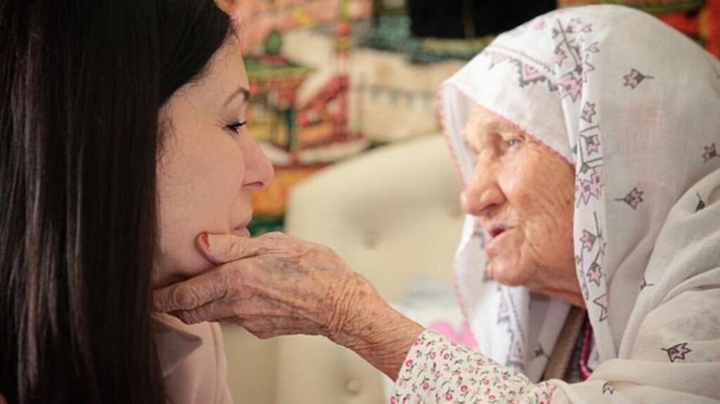 Karaaslan, 'Anneler Değerlerimizi Büyütendir'!