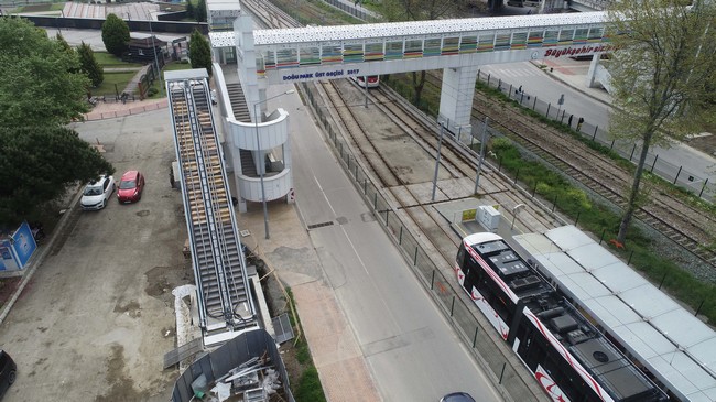 Samsun'da Yürüyen Merdivenli Üst Geçit!