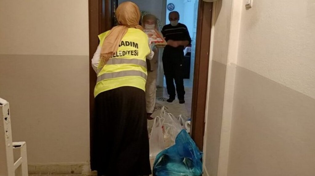 Zor Günlerde İlkadım Vefa Timi 7/24 Halkın Hizmetinde!