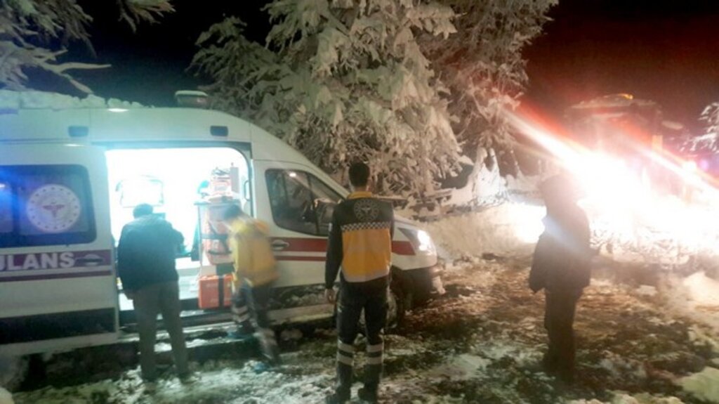Samsun'da Kapalı Yollar Açıldı, Hastalar Sağlık Merkezlerine Ulaştırıldı!