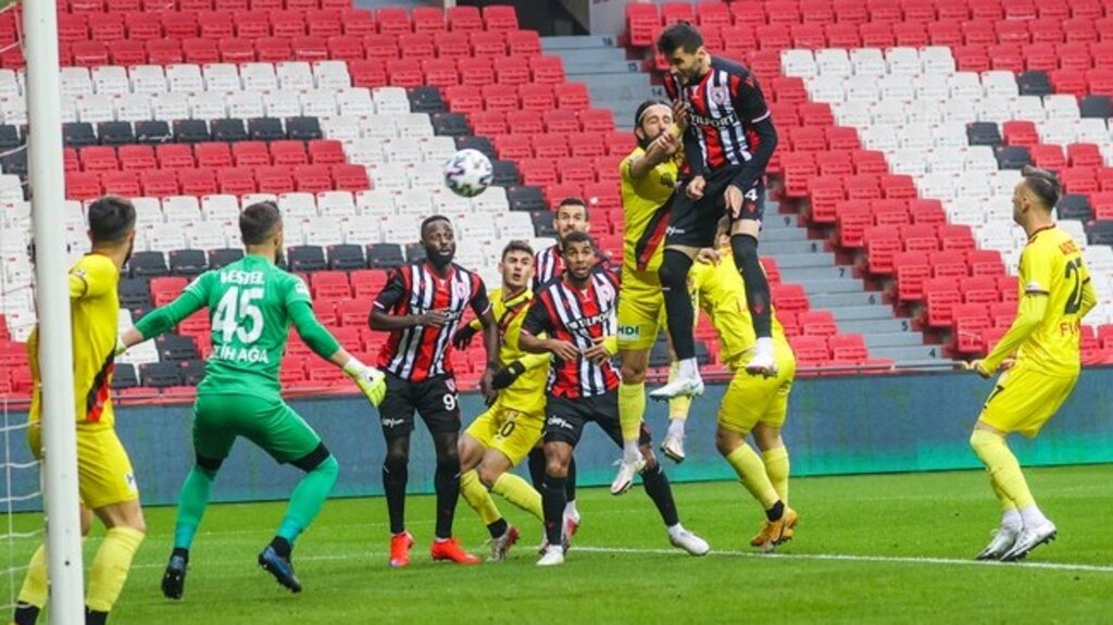 Samsunspor'dan Eskişehirspor'a Farklı Tarife! 6-1