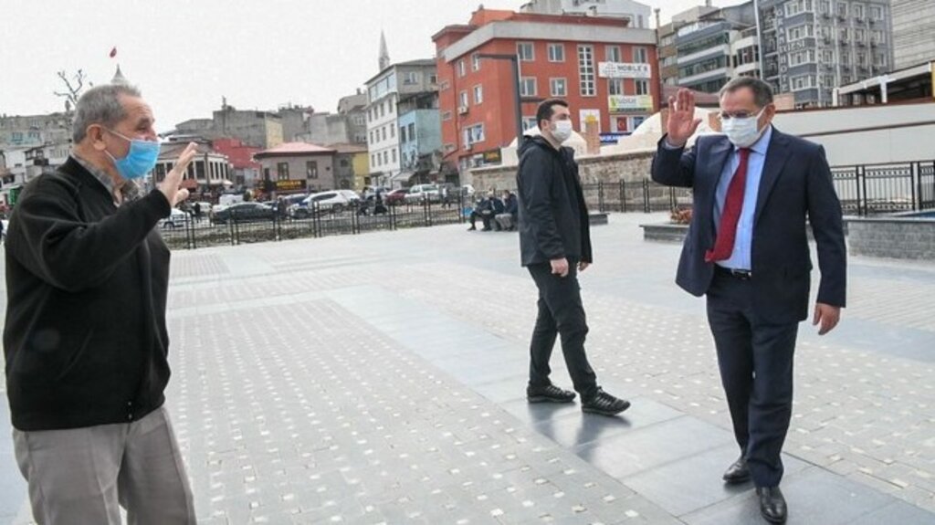 Vatandaşlardan Başkana ‘Saathane Meydanı’ Teşekkürü!