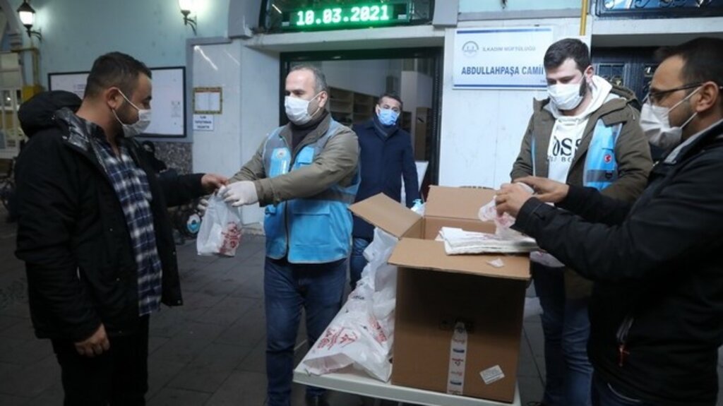 İlkadım’dan Kandil Simidi İkramı!