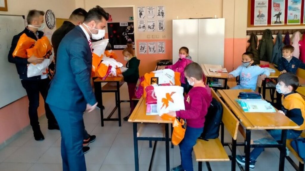 Samsun’da 3 Yılda 2 Bin Çocuğu Sevindirdiler!