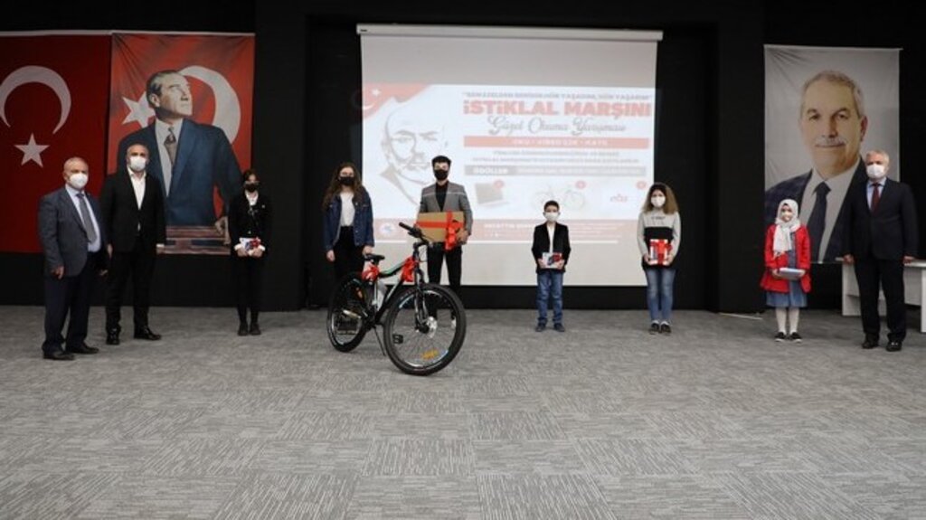 İstiklal Marşını En Güzel Okuma Yarışmasında Ödüller Verildi!