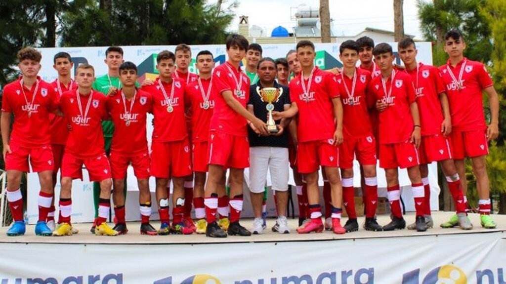 Samsunspor U15 Ve U16 Takımları Şampiyon Oldu!