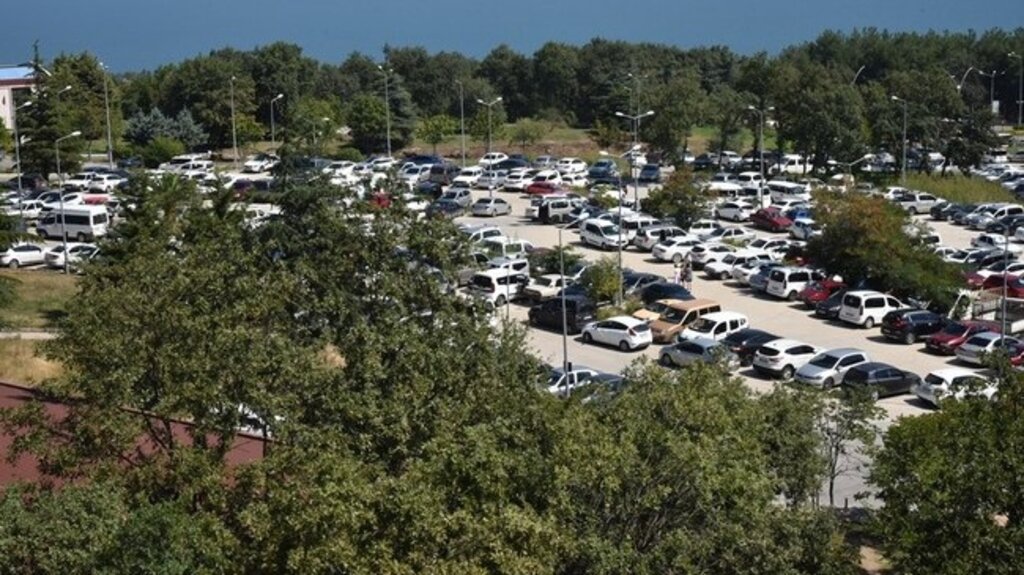 OMÜ’de Ücretsiz Otopark Alanı Artırıldı!