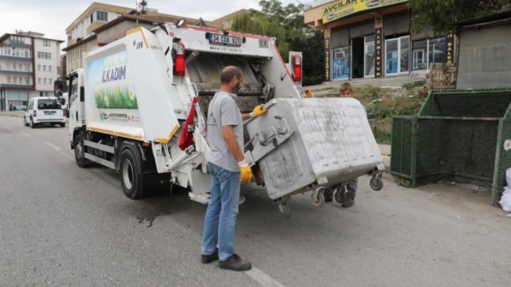 İlkadım’da Temizlik Mesaisi 7/24 Devam Ediyor!