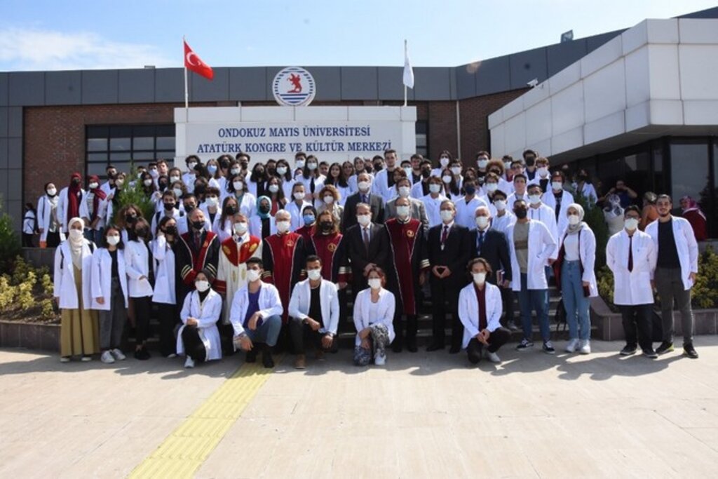 OMÜ Tıp Fakültesi 2021-2022 Eğitim ve Öğretim Yılı Törenle Açıldı!
